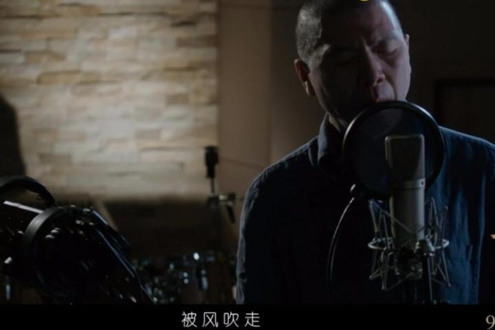 冯小刚亲唱《那些花儿》作新电影宣传曲:唱得糙了点,但心是热的