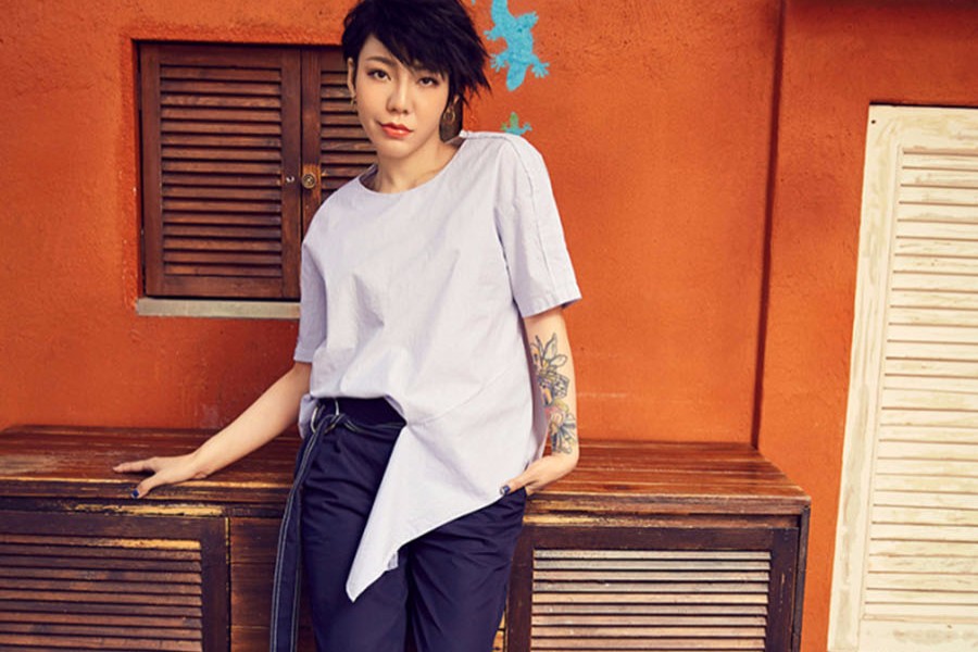 吴莫愁怒怼某女歌手，称最讨厌背后捅刀子的人