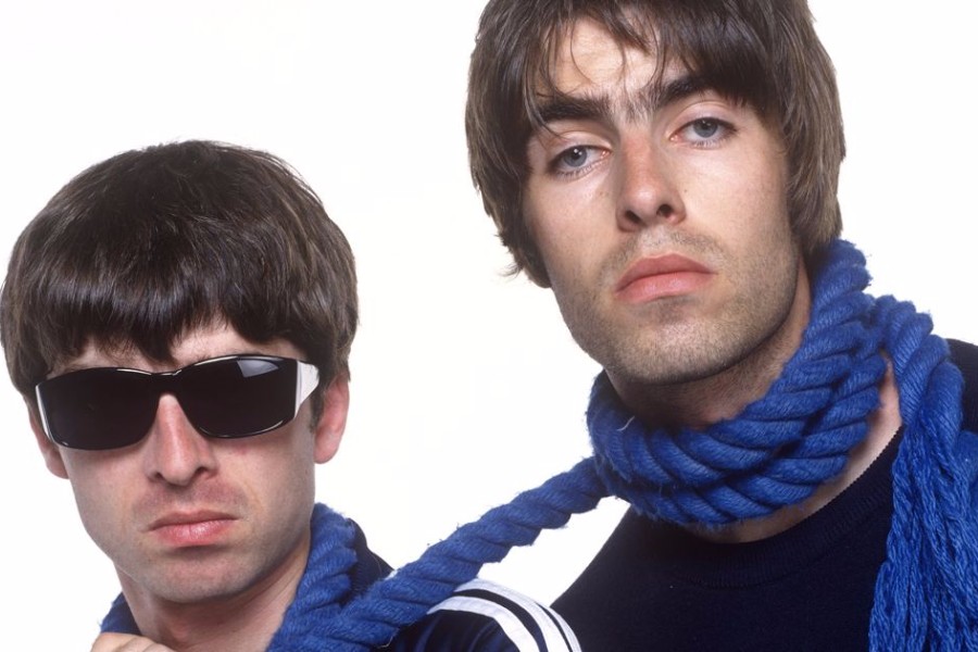 liam gallagher又在推特上怼他哥noel,路人擦妈中枪