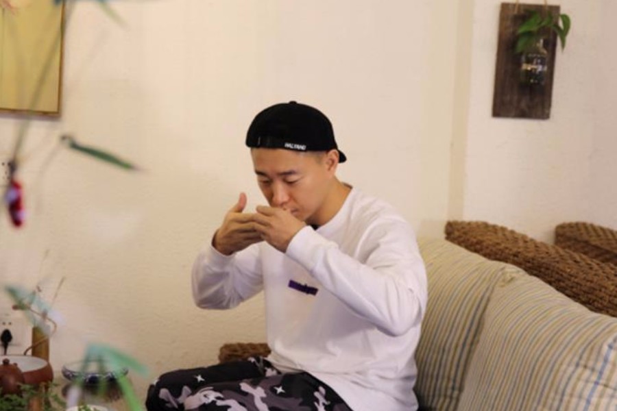 姜gary的中国之旅,这回狗哥要穿上唐装唱着rap亮相了