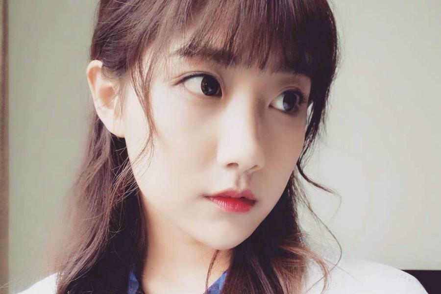 SNH48李艺彤为直播中的不当言论道歉，并为打人一事作出解释